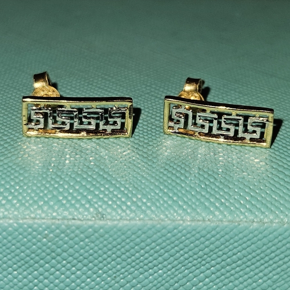 Two Tone 18k Gold Greek Key Stud Earrings - Picture 5 of 13